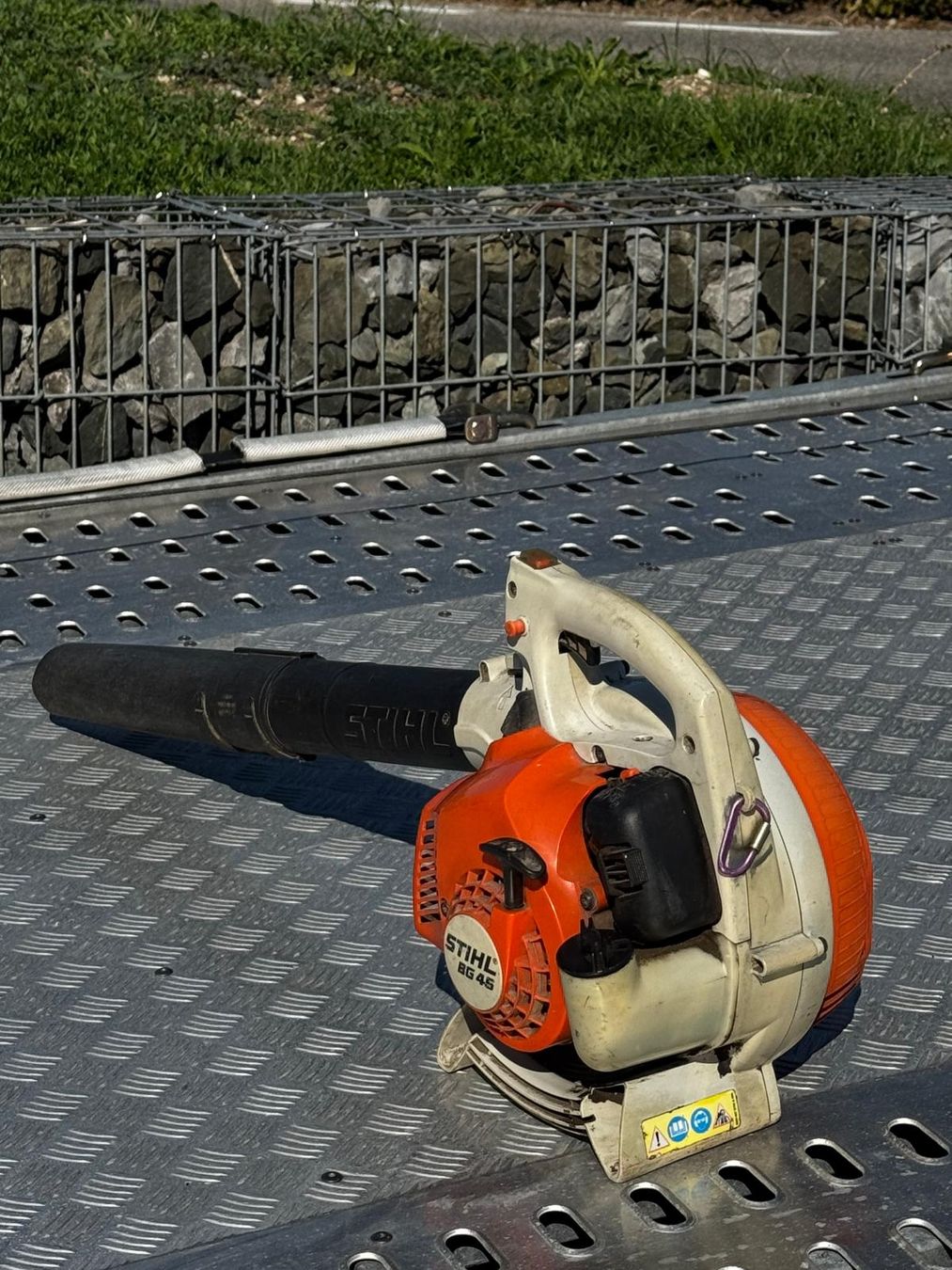 Stihl Laubbläser & Laubsauger: Stihl BG45 Laubbläser – Gebraucht aus Niederuzwil von Dakitiki