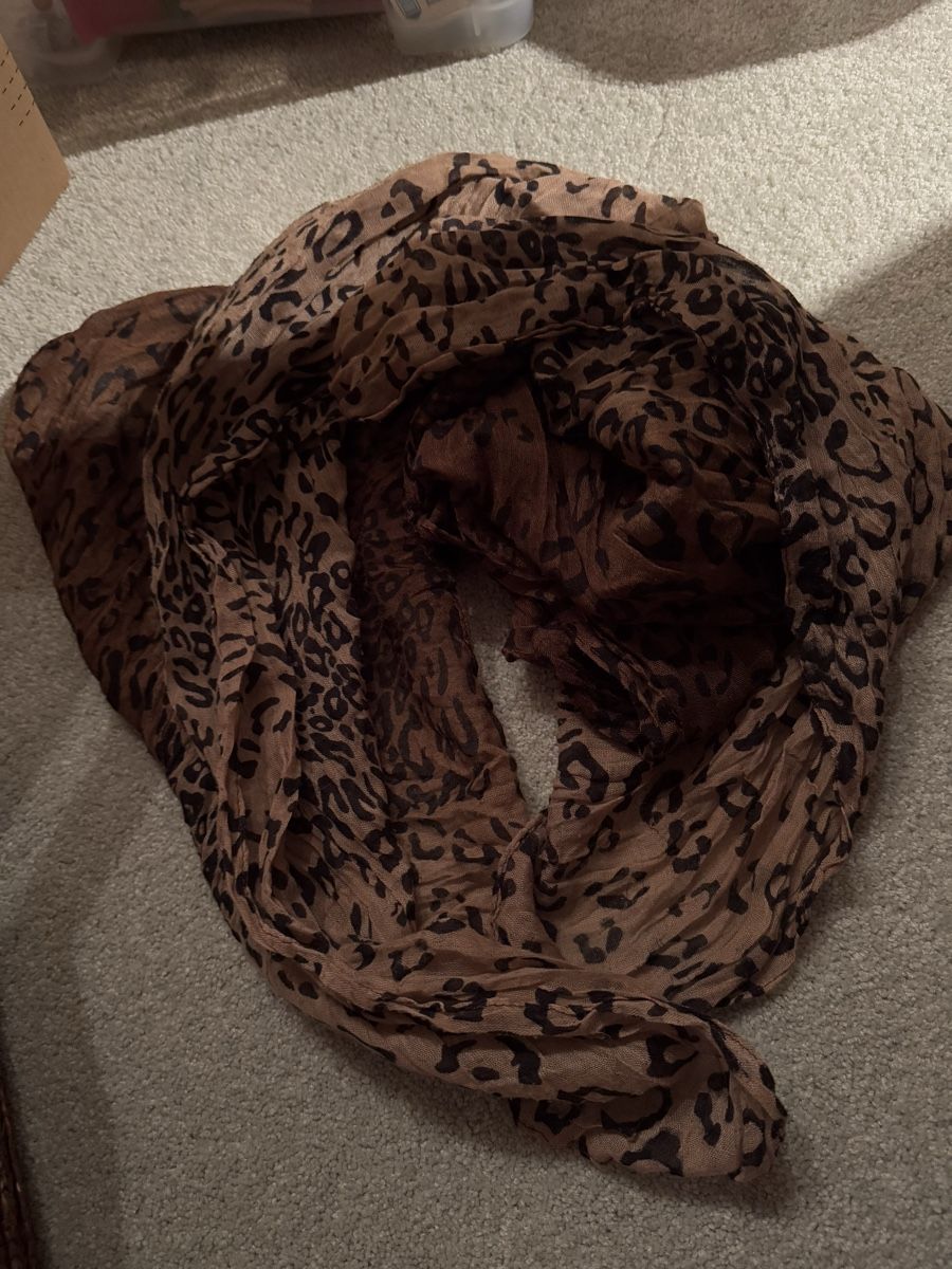 Foulards, Tücher & Schals: Leo Halstuch – Neu (gemäss Beschreibung) aus Rheineck von Princessaitaliana