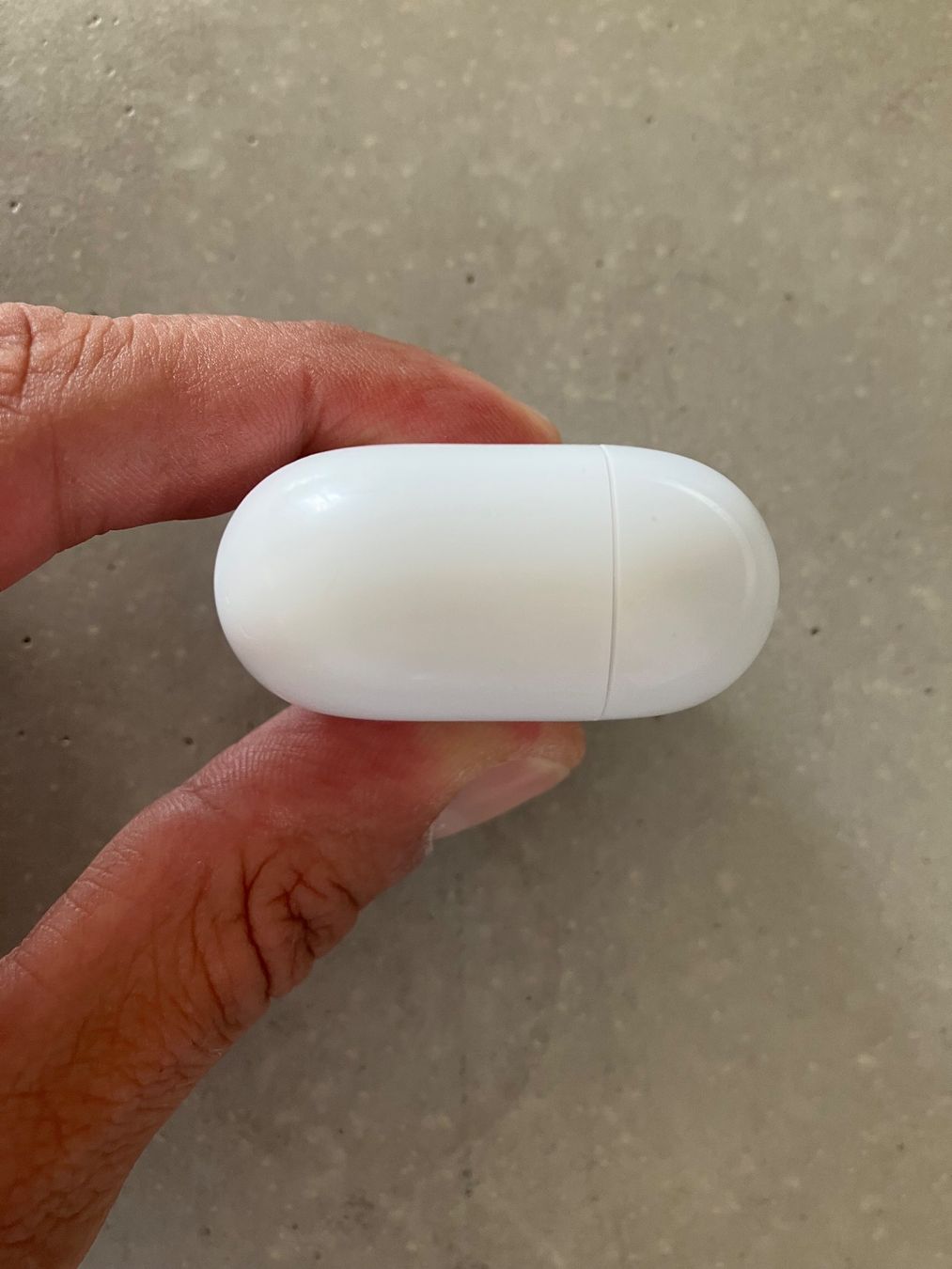 Apple Kopfhörer: APPLE AIRPODS PRO 2 Case – Gebraucht aus Lausanne von mr.v 8