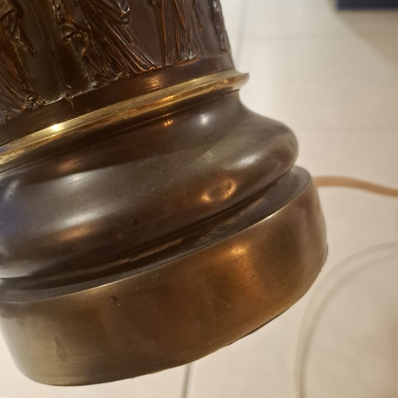 Lampade: Antiker Bronze Lampenständer – Difettoso da Nürensdorf venduto da DANG3REUX 6
