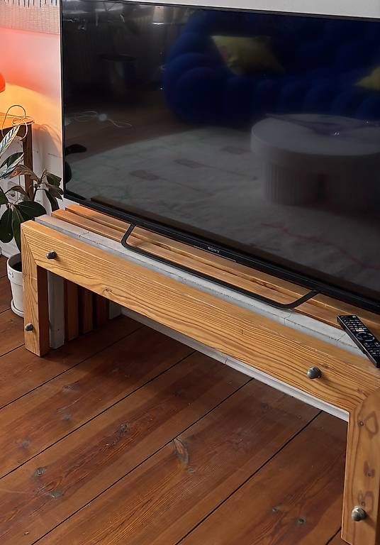 Mobili TV: Sideboard / Bank / TV Gestell / Holz-Beton – Usato da Zürich venduto da Murmel03
