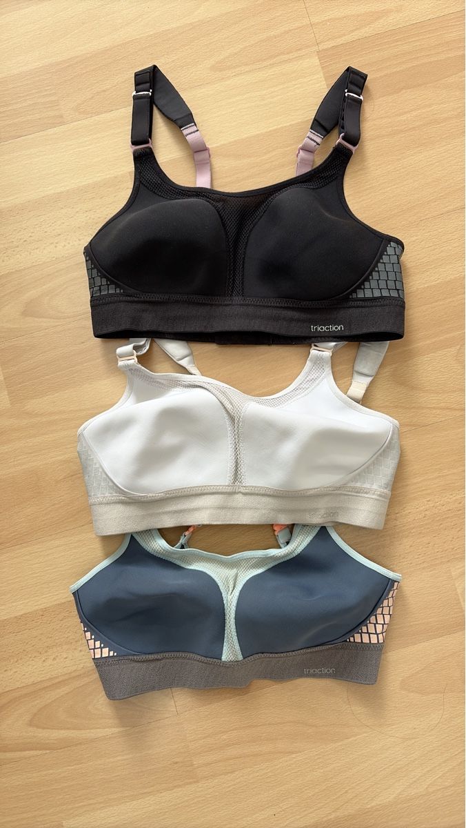 Triumph Altra biancheria intima: Triaction Extreme lite Sport BH Set, Grösse 70B – Usato da Müntschemier venduto da Karola1986