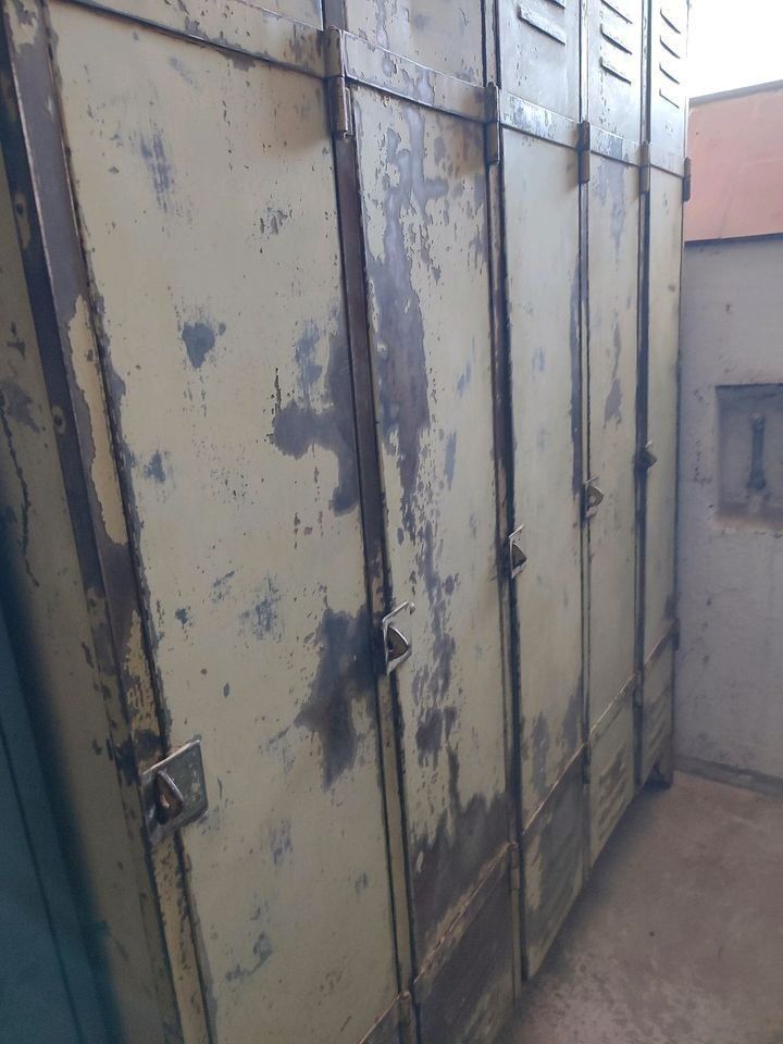 Schränke: SCH305 Antike Metalspind Blechschrank Locker Cabbin – Gebraucht aus kraiburg am inn von Vintage-Living 5