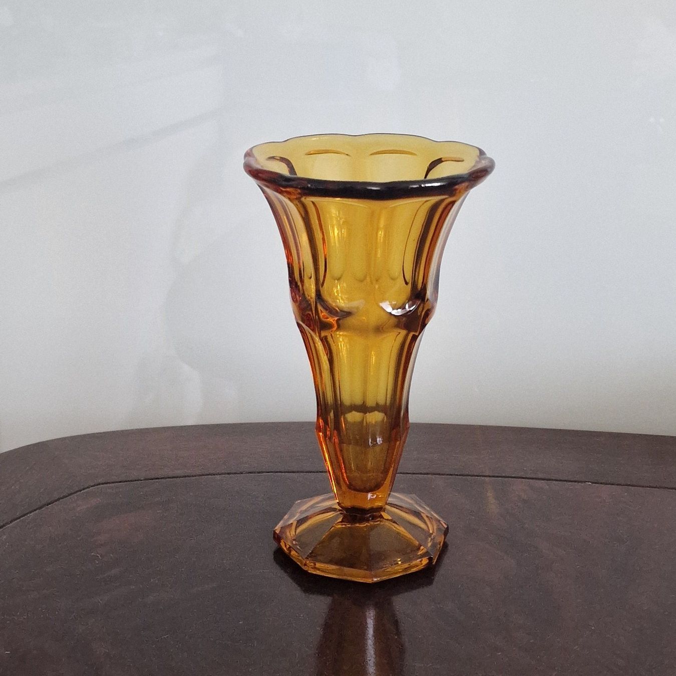 Vasi & Recipienti: Antiker Glas-Vase Bernstein Goldfarben, Jugendstil – Usato da Birr venduto da sen_sy55 1