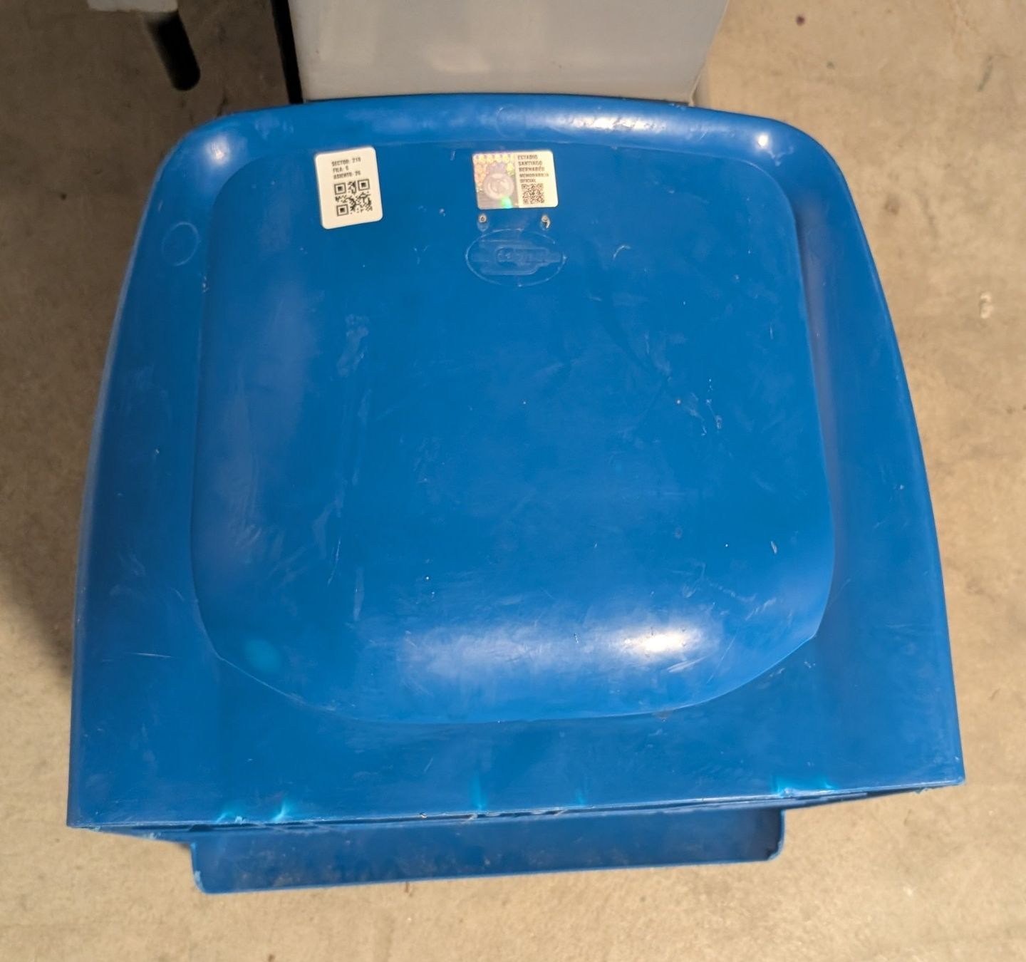 Chaises: Original Stadionsitz Real Madrid – D'occasion à Bottmingen par onyx5 3