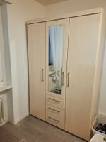 Qualitäts-Kleiderschrank (Schreinerarbeit) zu verkaufen