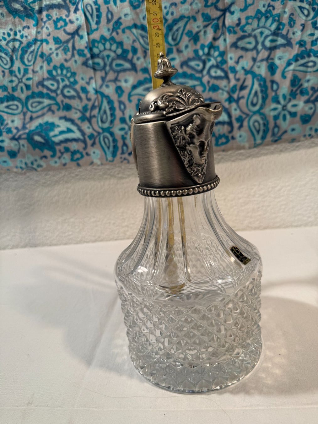 Caraffe: Dekorative Glaskaraffe mit verziertem Metalldeckel – Usato da Zollikerberg venduto da lin_yc2n 4