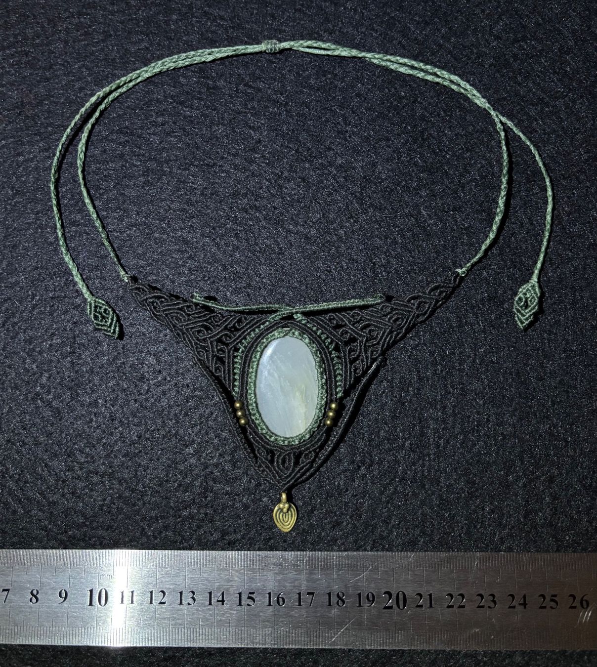 Colliers: handgemachte Makramee Kette / Collier mit Mondstein – Neuf (Voir description) à Pfäffikon ZH par Emporos_42 2