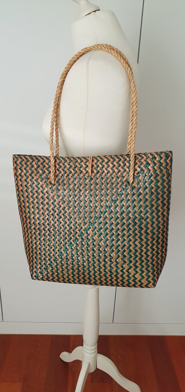 Taschen für Damen: Strohtasche ultraleicht grün/beige – Gebraucht aus Stansstad von InStyle8 6