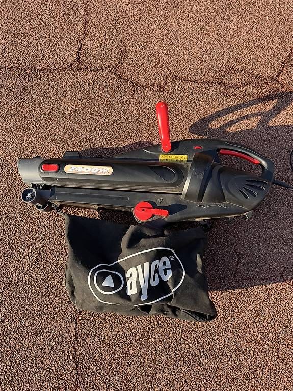 Laubbläser & Laubsauger: Aspirateur souffleur Ayce – Gebraucht aus Gilly von Helpast