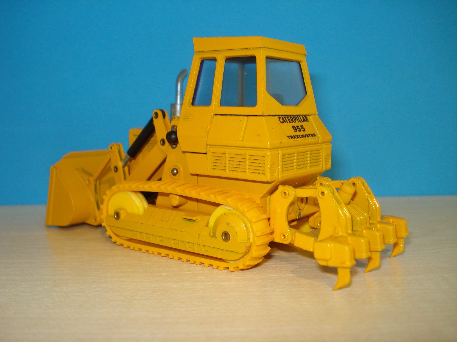 Modellbausätze & Standmodelle: CAT 955 K Raupentrax – Gebraucht aus Mitlödi von worker04 2