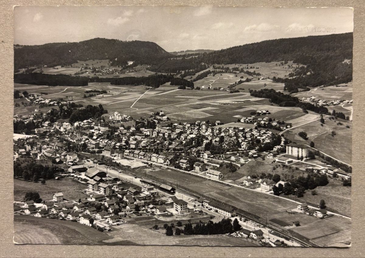 Cartoline postali: Flugaufnahme Reconvilier – Usato da Luzern venduto da Balbel
