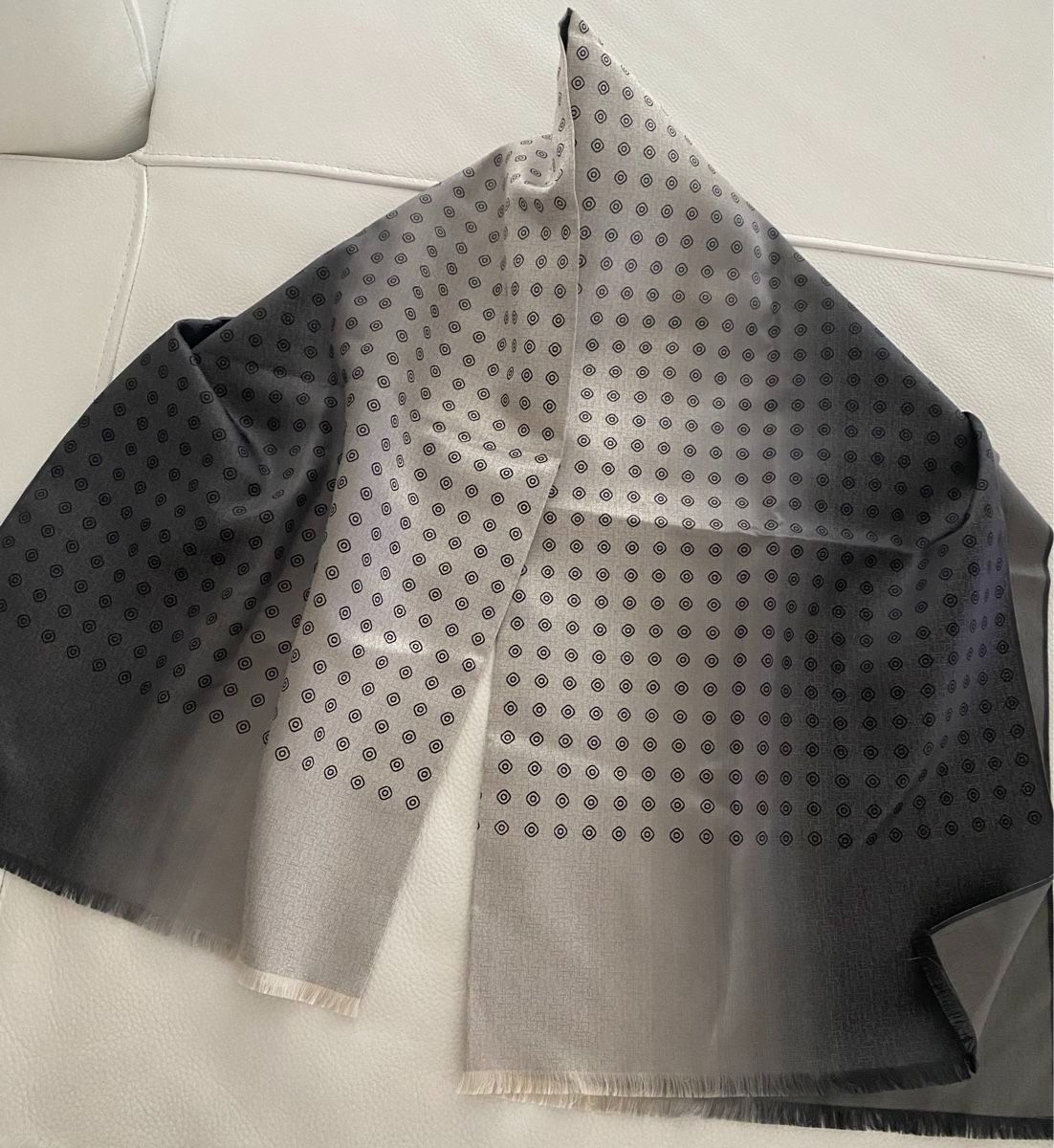 Foulard & Sciarpe: Seidenschal 71x128 – Usato da Zürich venduto da quepassa 1