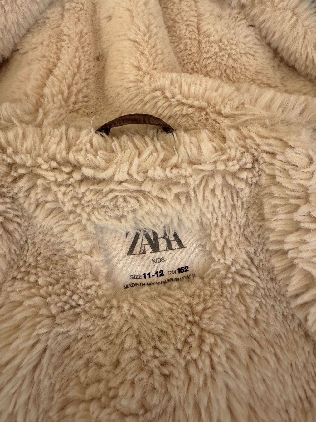 Zara Giacche & Cappotti: Winterjacke Zara Gr. 152, dunkles braungrün – Usato da Rapperswil SG venduto da cw30042006 2