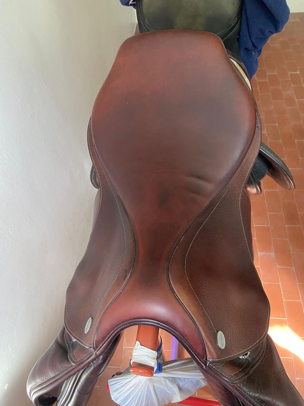 Selle & Accessori: Ikonic Springsattel 17.5“ – Usato da Bonstetten venduto da tar_t6jv 3