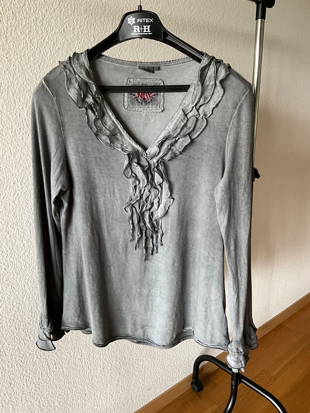 Nile Blusen: Bluse NILE Gr. XL – Neu (gemäss Beschreibung) aus Muri b. Bern von SmuriS