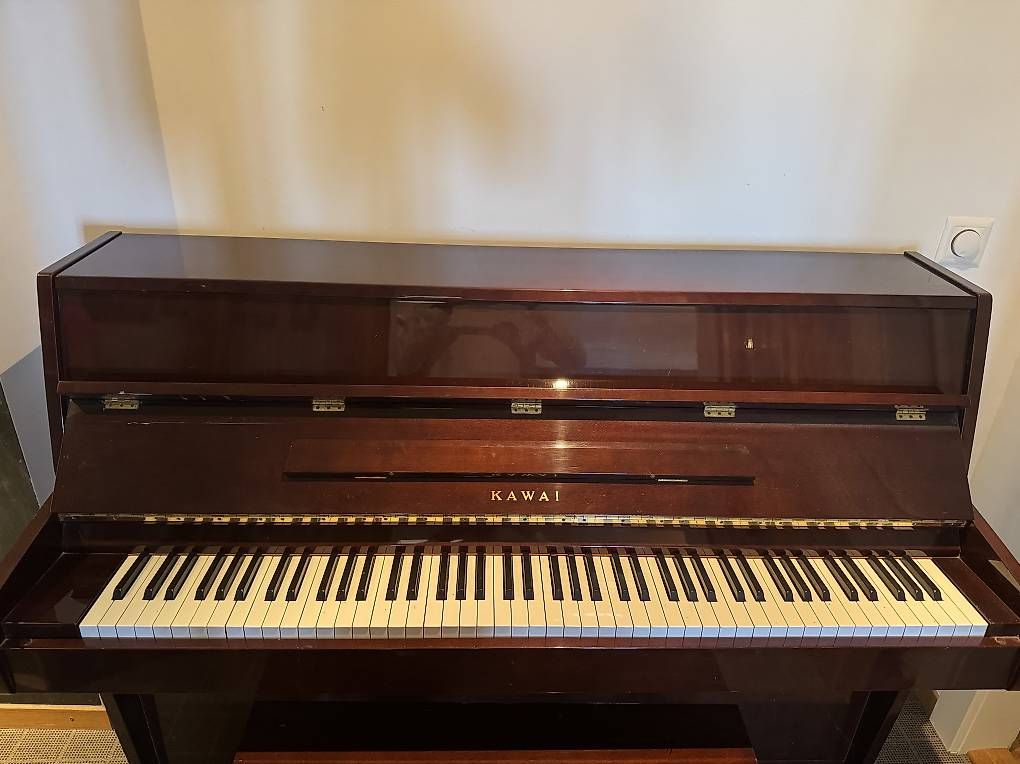 Strumenti musicali: Piano Kawai – Usato da Cully venduto da Bragabar 2