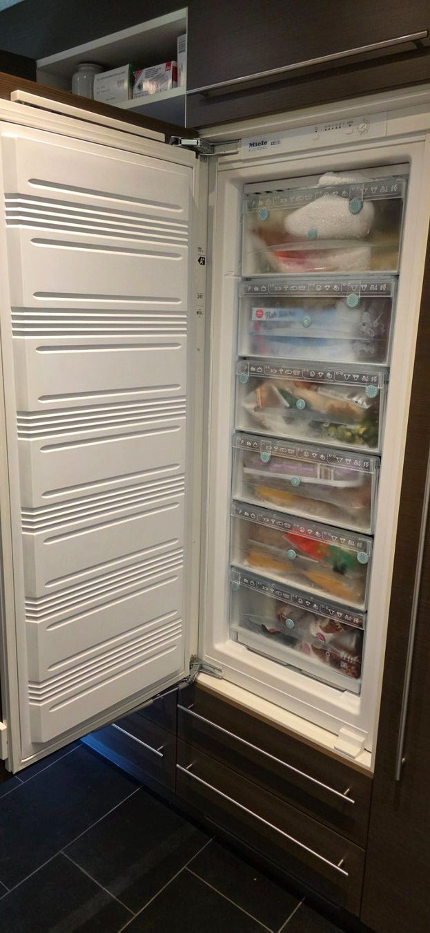 Miele Congelatori: MIELE Gefrierschrank F456 i-3 – Usato da Laax GR venduto da Laax007 1
