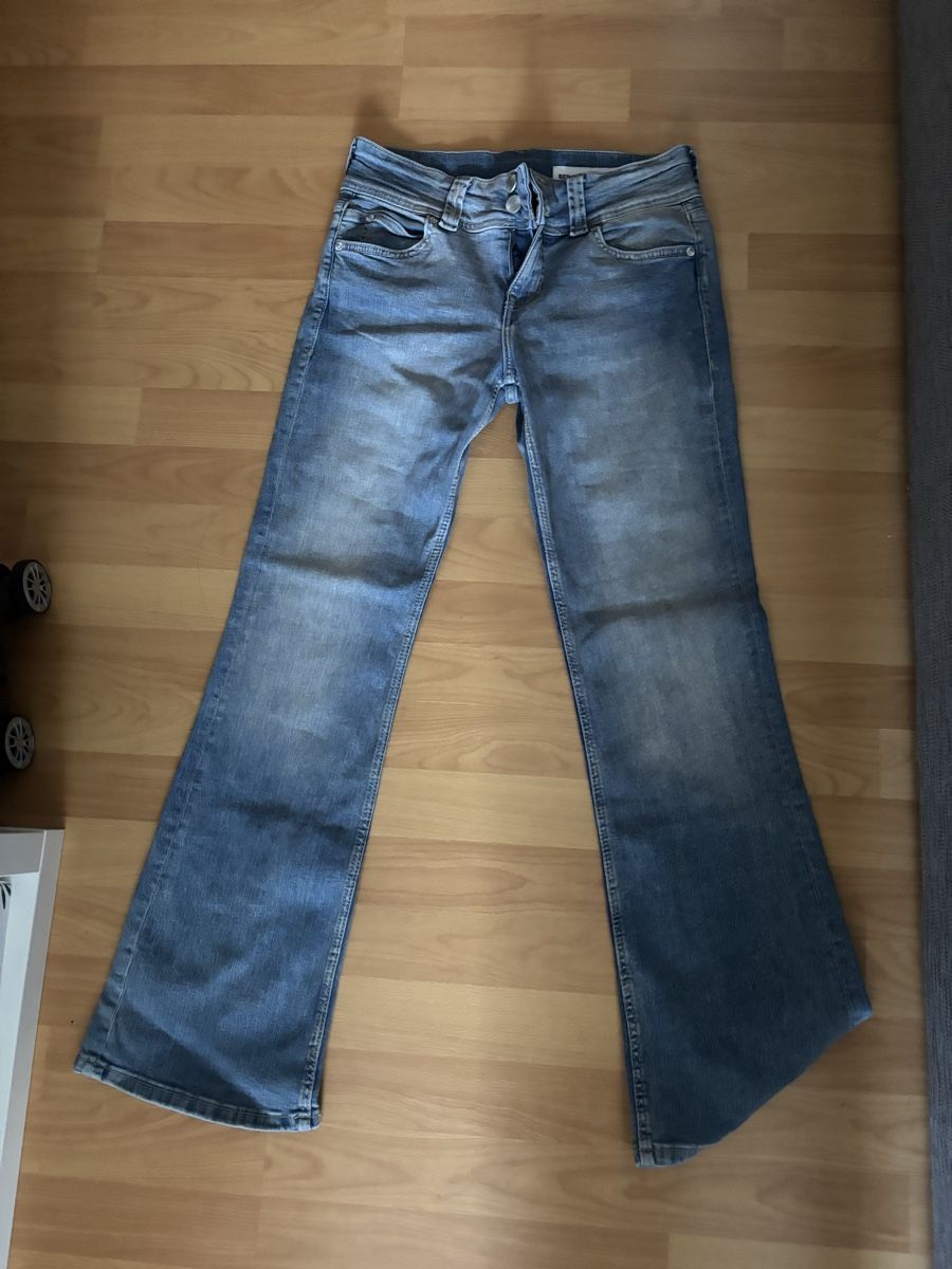 Bershka Jeans: Bershka Jeans – Usato da Olten venduto da zor_6npz