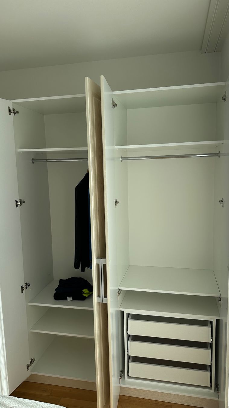 Schränke: Grosser Kleiderschrank weiss – Gebraucht aus Wallisellen von Driton-PR 6