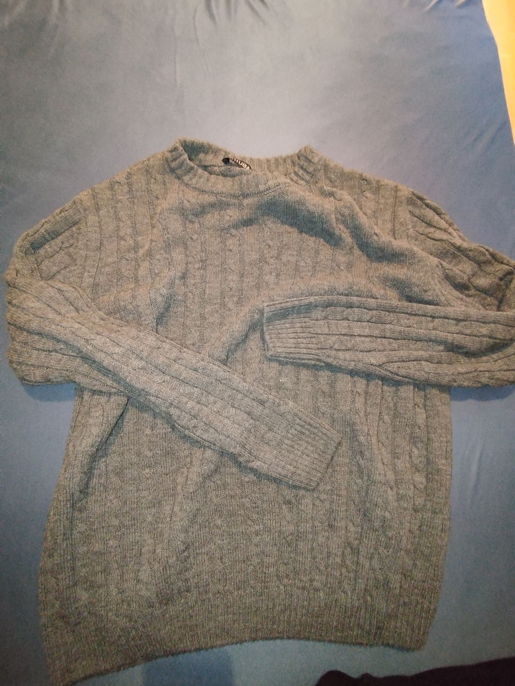 Maglioni & Felpe: Warmer Strickpullover, Grösse L, ideal für den Winter – Usato da Unterseen venduto da M.47 1