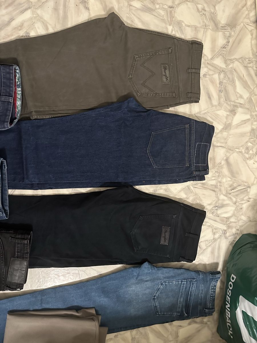 Lotti di vestiti: Herrenbekleidung – Usato da Zürich venduto da ege_2ghf 3