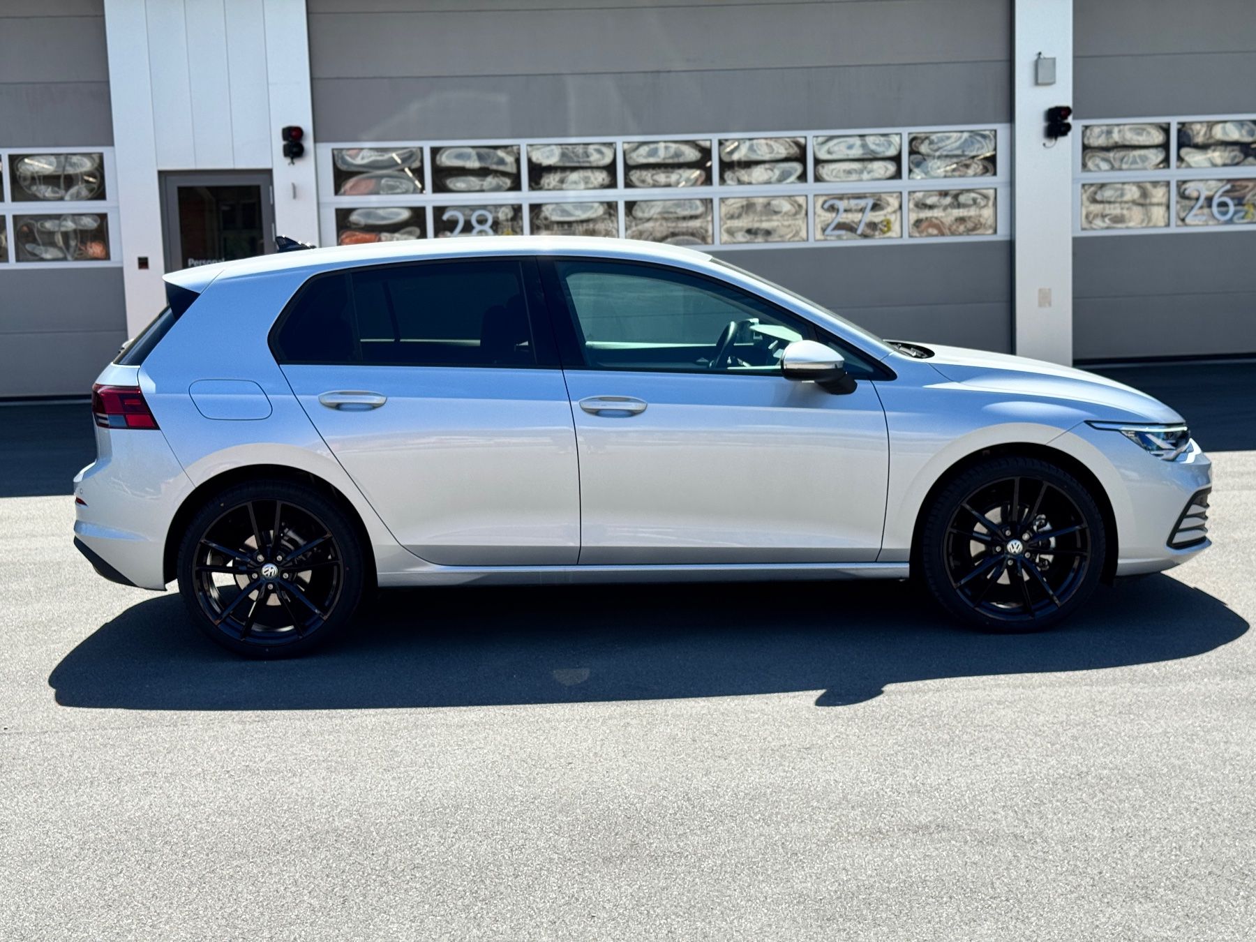 VW Automobili: VW Golf 8 1.5 eTSI – Nuovo (secondo la descrizione) da Schaffhausen venduto da Z5S 4