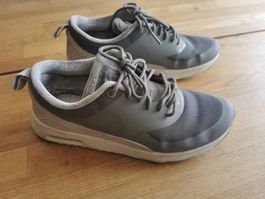 Nike Sneaker Grösse 38 grau