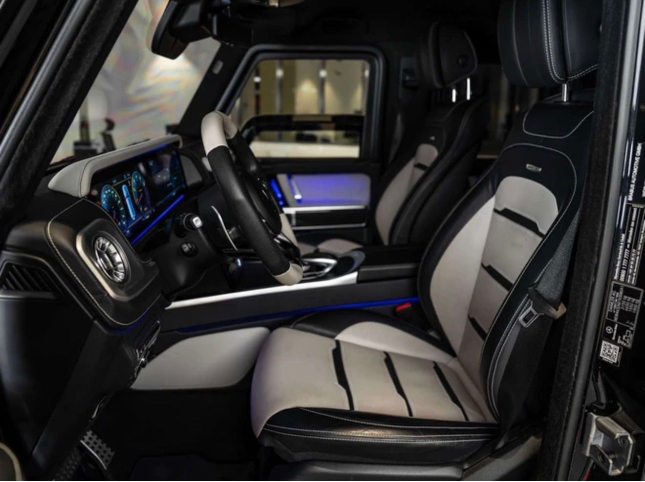 Mercedes-Benz Automobili: Mercedes INVICTO BRABUS PURE VR6 PLUS ERV - armoured – Usato da Baar venduto da Famaventures 4