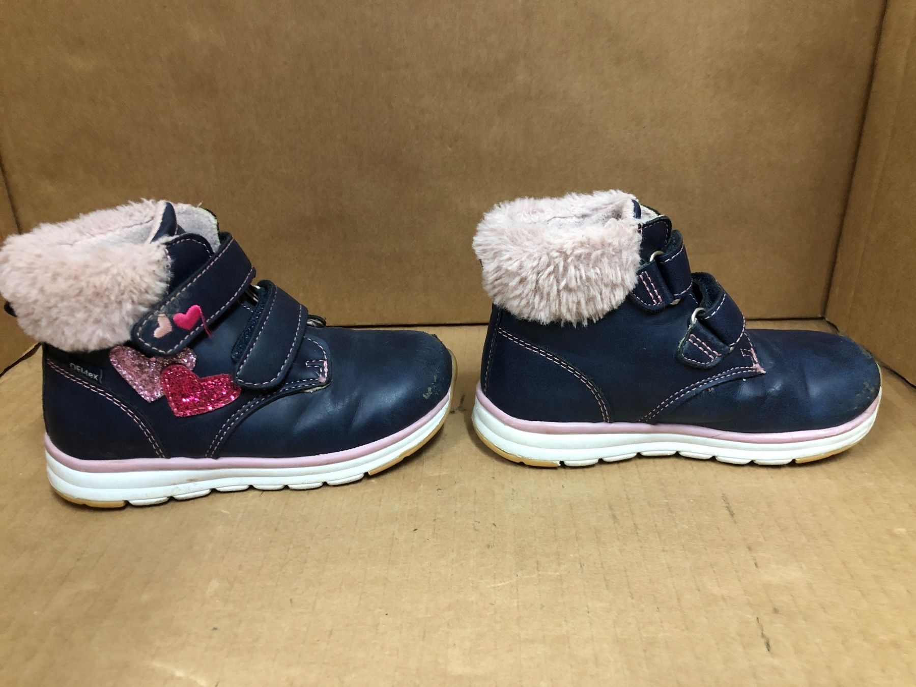 Schuhe für Mädchen: Süsse Mädchen Winterstiefel Gr. 25 – Gebraucht aus Eschlikon TG von RamonaSt 3