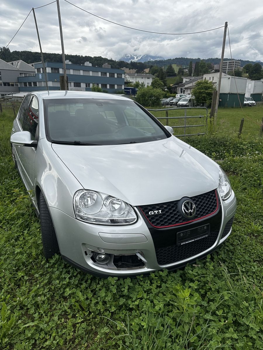 VW Automobili: VW Golf GTI – Usato da Luzern venduto da Swiss-Garage
