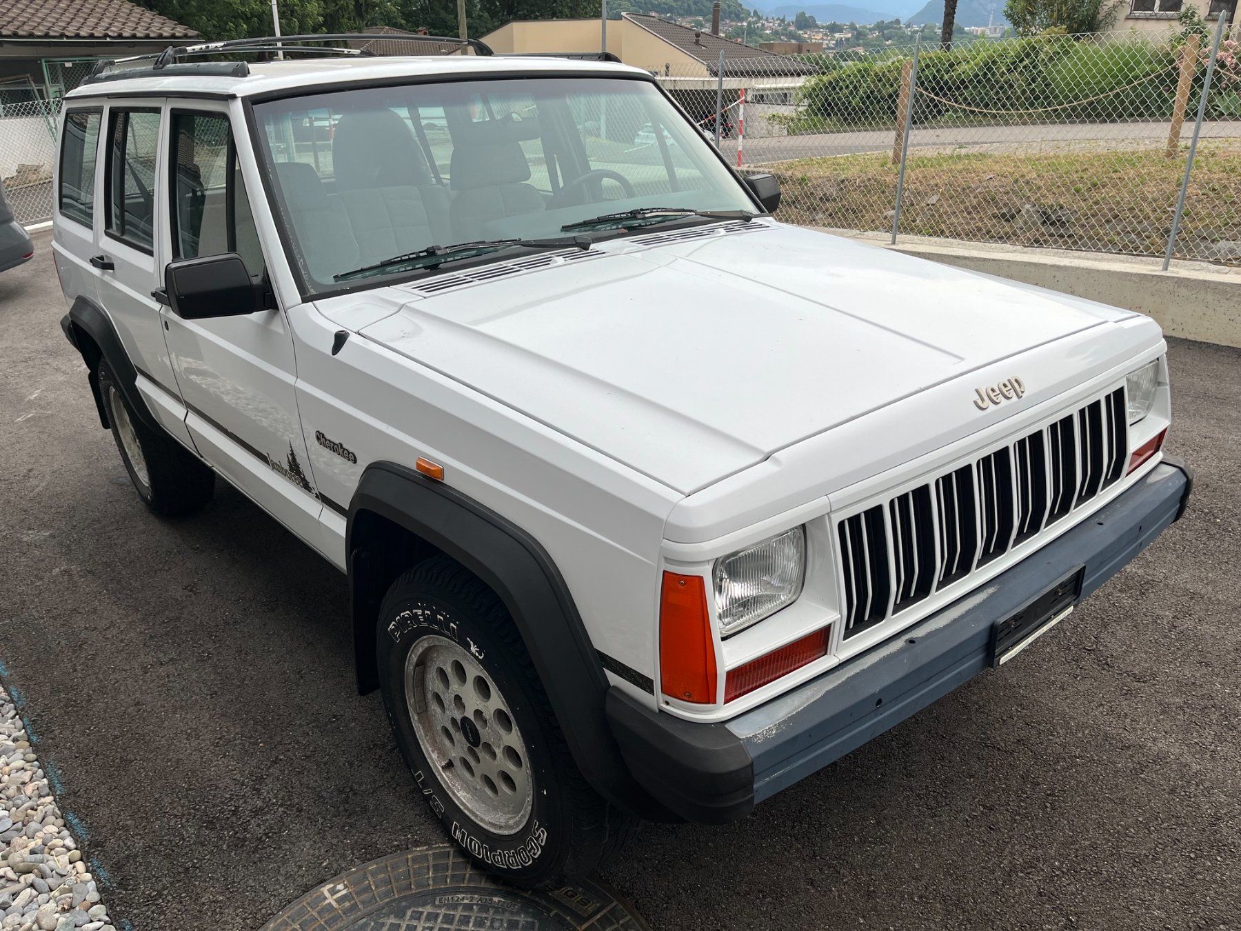 Jeep Automobili: Jeep Cherokee 2.5 Jamboree – Difettoso da Gravesano venduto da mdelponte