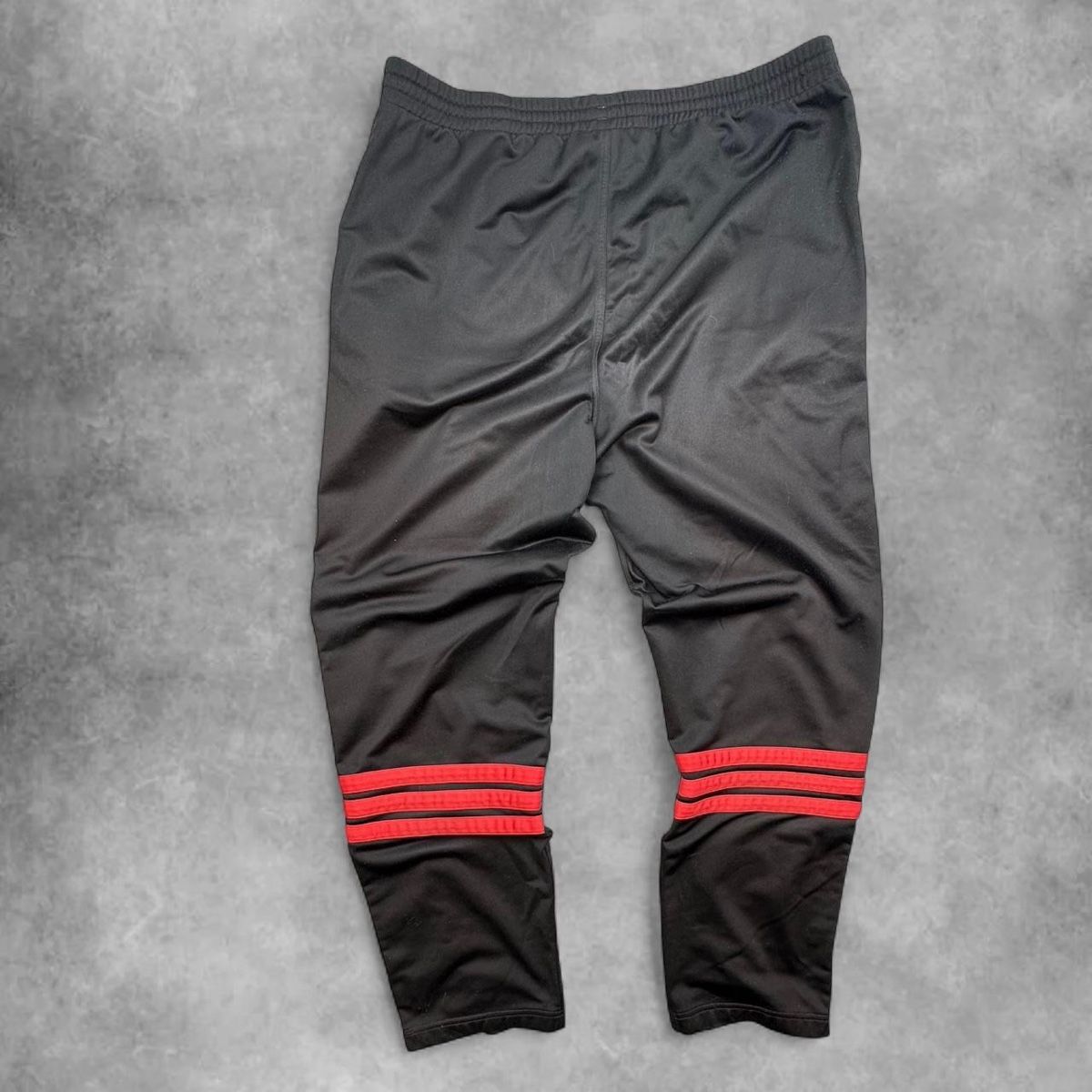 Adidas Pantaloni: Adidas AC milan sweatpants – Usato da Erlinsbach SO venduto da TogaResell 2