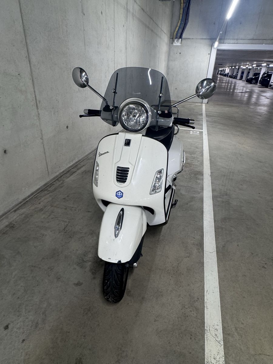 Vespa Scooters: Vespa 300 GTS super – D'occasion à Courtaman par paa_686x
