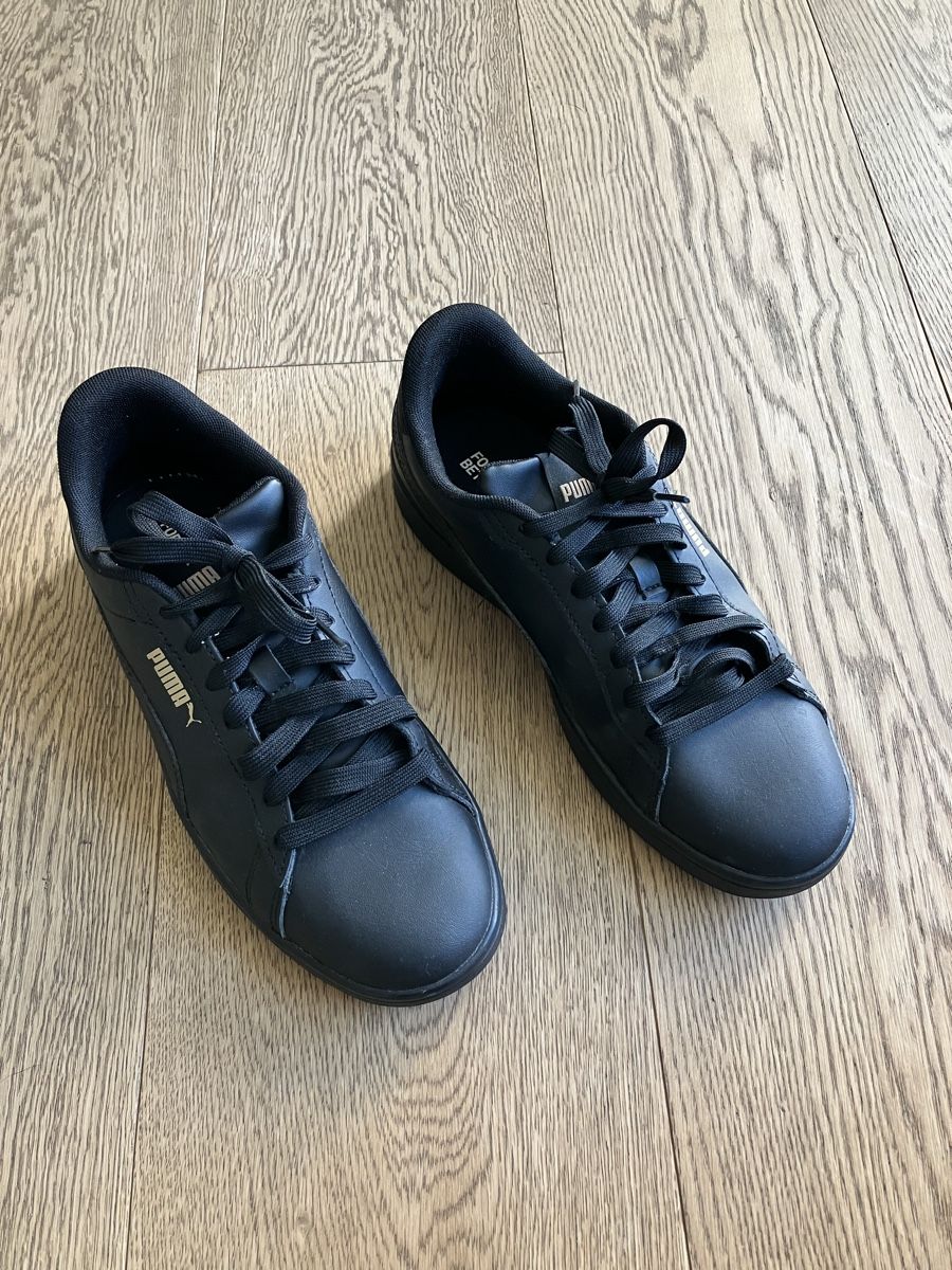 Puma Scarpe da uomo: Sneakers schwarz Puma Grösse 40 – Usato da Cham venduto da Liliane78
