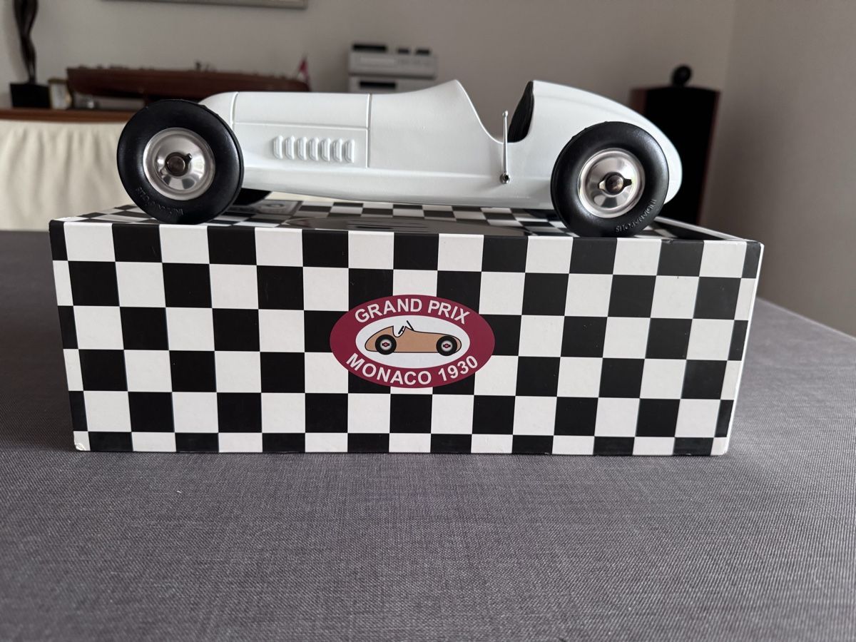 Modellautos: Rennwagenmodell von Authentic Models – Neu und originalverpackt aus Oberrüti von HotRod1932