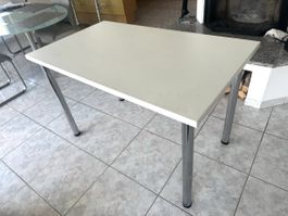 Tisch weisses Holz, Chromstahl