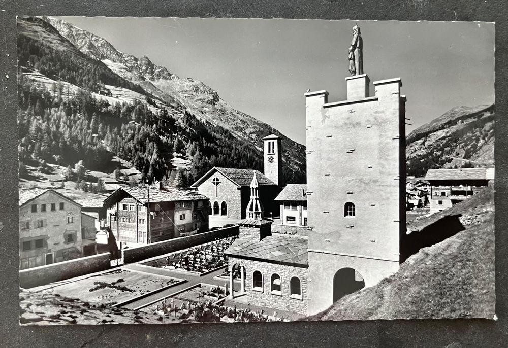 SaasGrund/ Ortsansicht mit Friedhof ca, 1960 Kaufen auf Ricardo