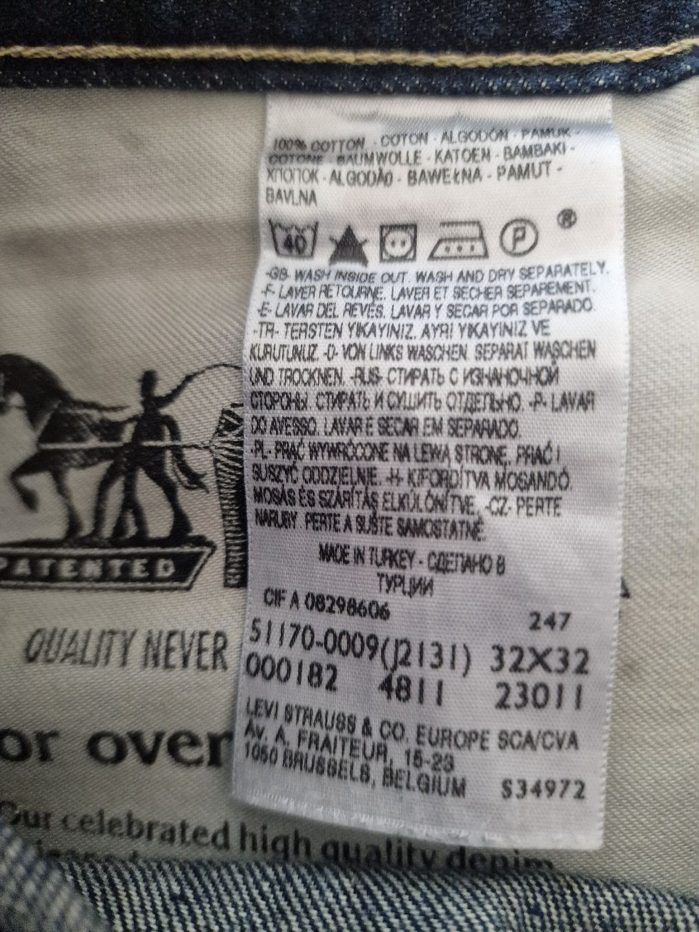 Levi's Jeans: Levi's 32 x 32 Blau – Neu und originalverpackt aus Luzern von Dng 3