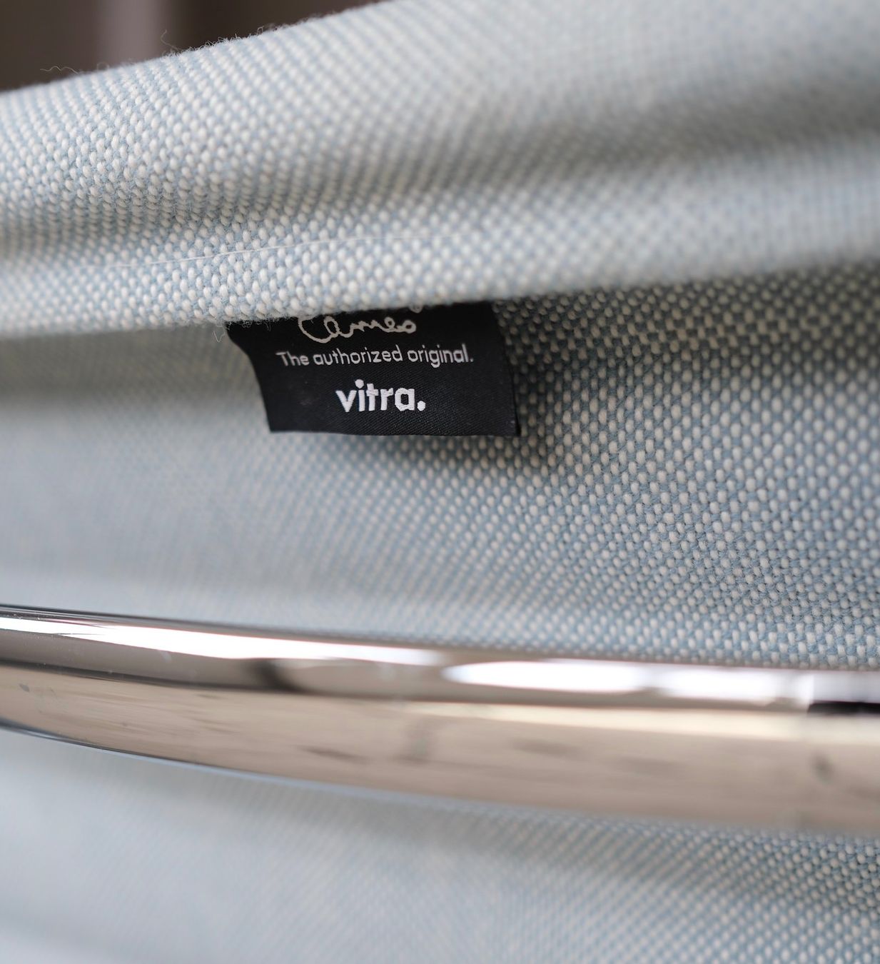 Vitra Sedie: Vitra EA 104 Aluminium chair Eames – Usato da Bern venduto da Zmodern_CON 9