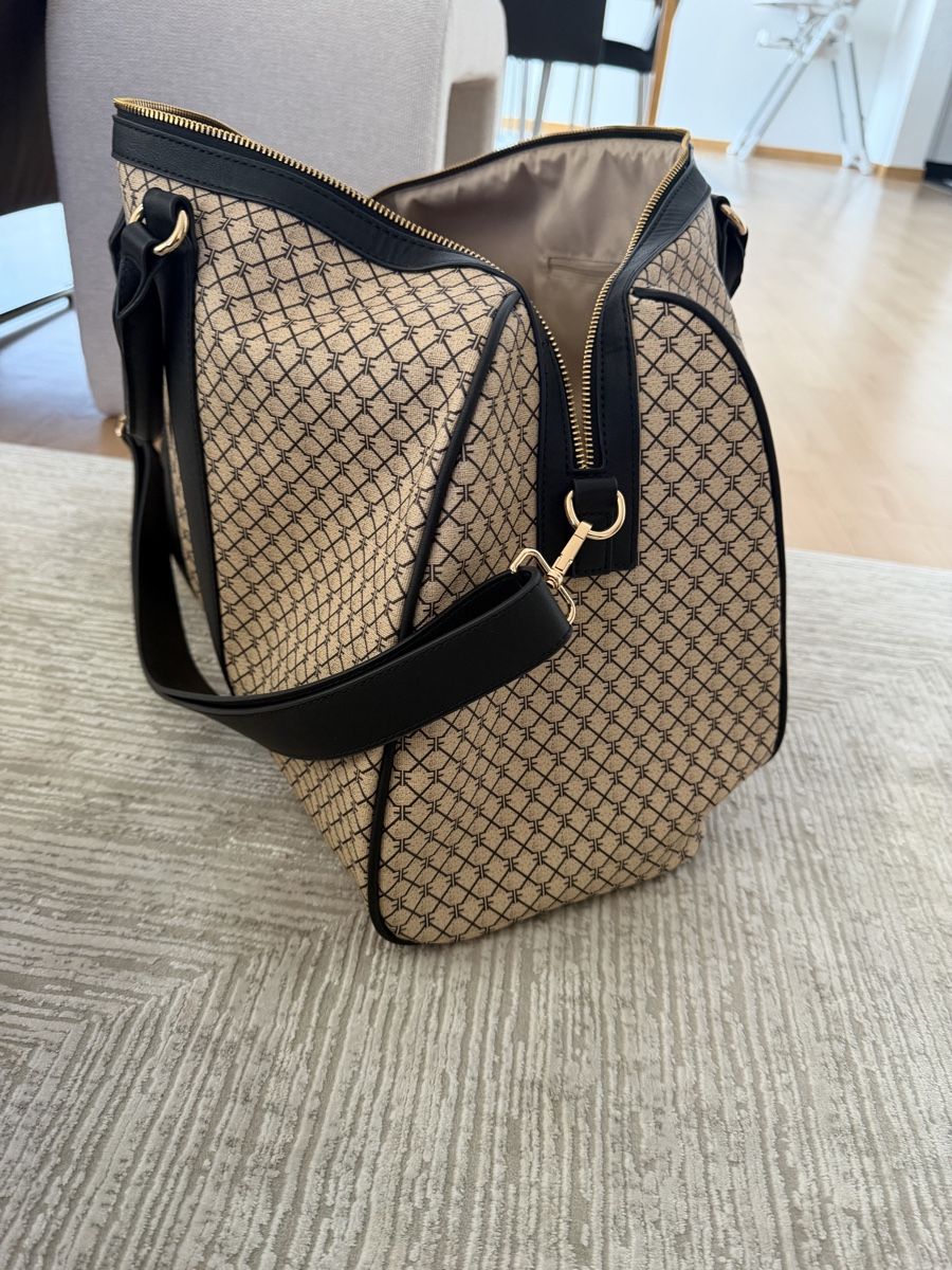 Valigie: Weekender Bag Monogram Pattern Black Tan Gold Hardware Used – Nuovo (secondo la descrizione) da Bülach venduto da adi_52cm 1