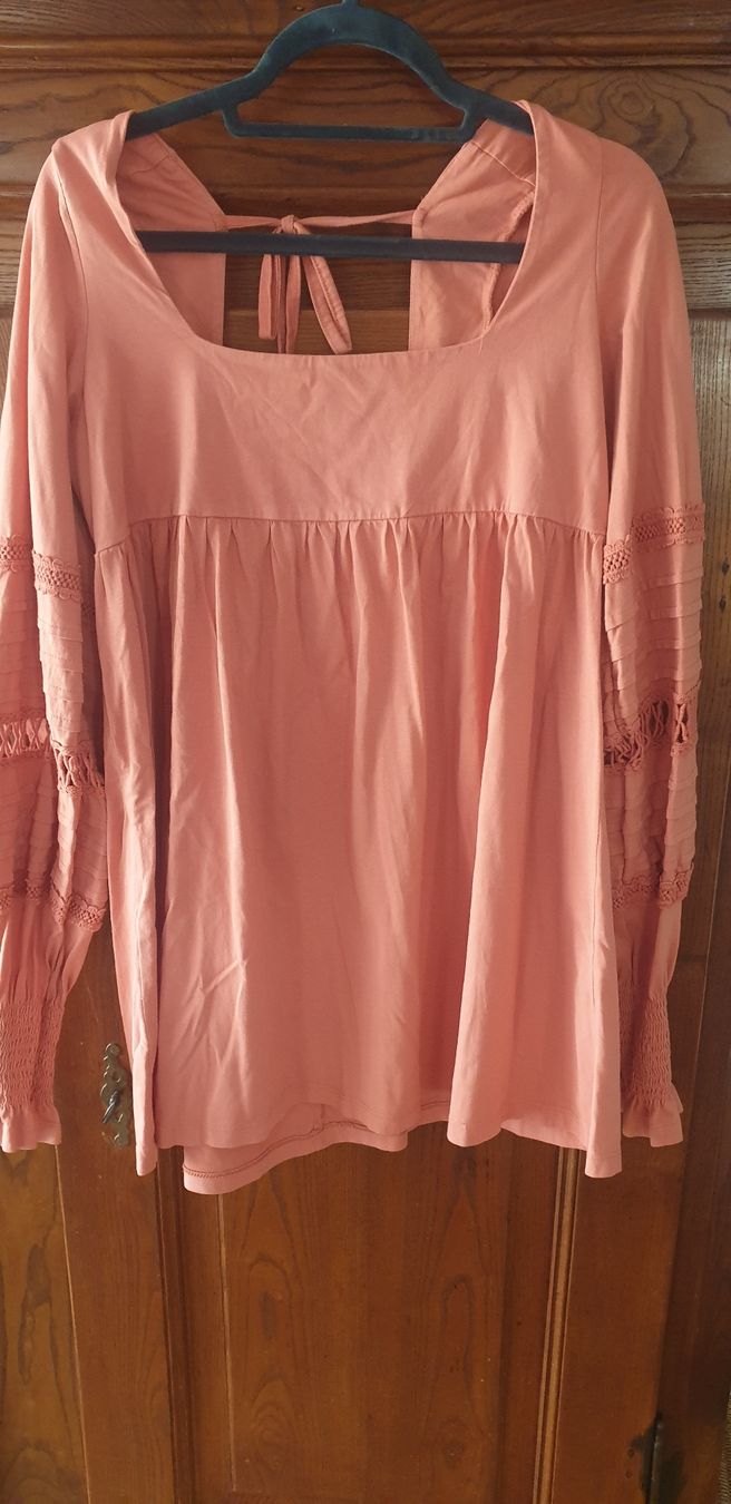 Robes: Kleid  – Neuf (Voir description) à Clarens par fur_bxq2