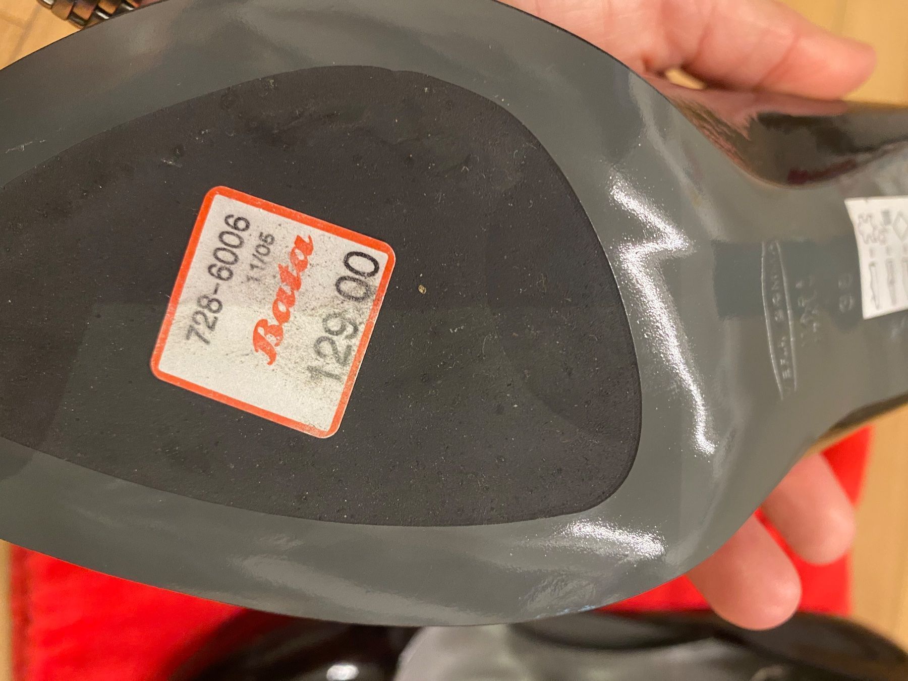 Scarpe da donna: Vendo scarpa nuova mai usate – Nuovo (secondo la descrizione) da Bre sopra Lugano venduto da Carolina-JM 1