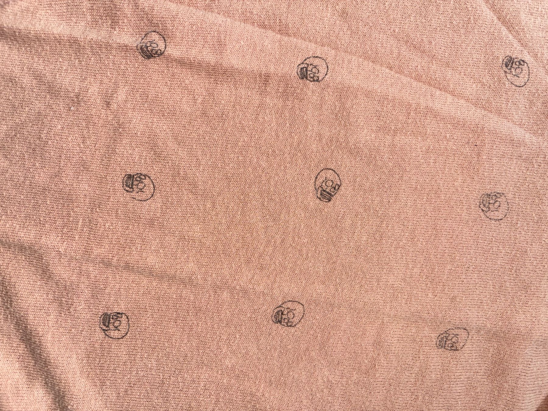 Tops: Pull très léger sans manches avec têtes de mort – Gebraucht aus Genève von bha_jcf5 1