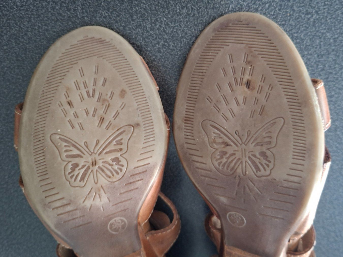 Scarpe da donna: Sandalen mit Absatz Leder Cognacfarben Gr.35 – Usato da Gattikon venduto da jeansgli 6