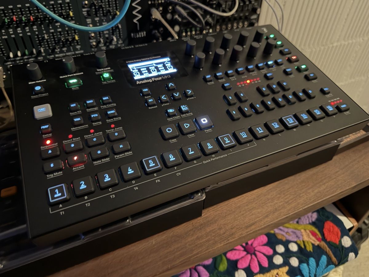 Elektron Strumenti musicali: Elektron Analog Four MKII – Usato da Basel venduto da jor_8dh5