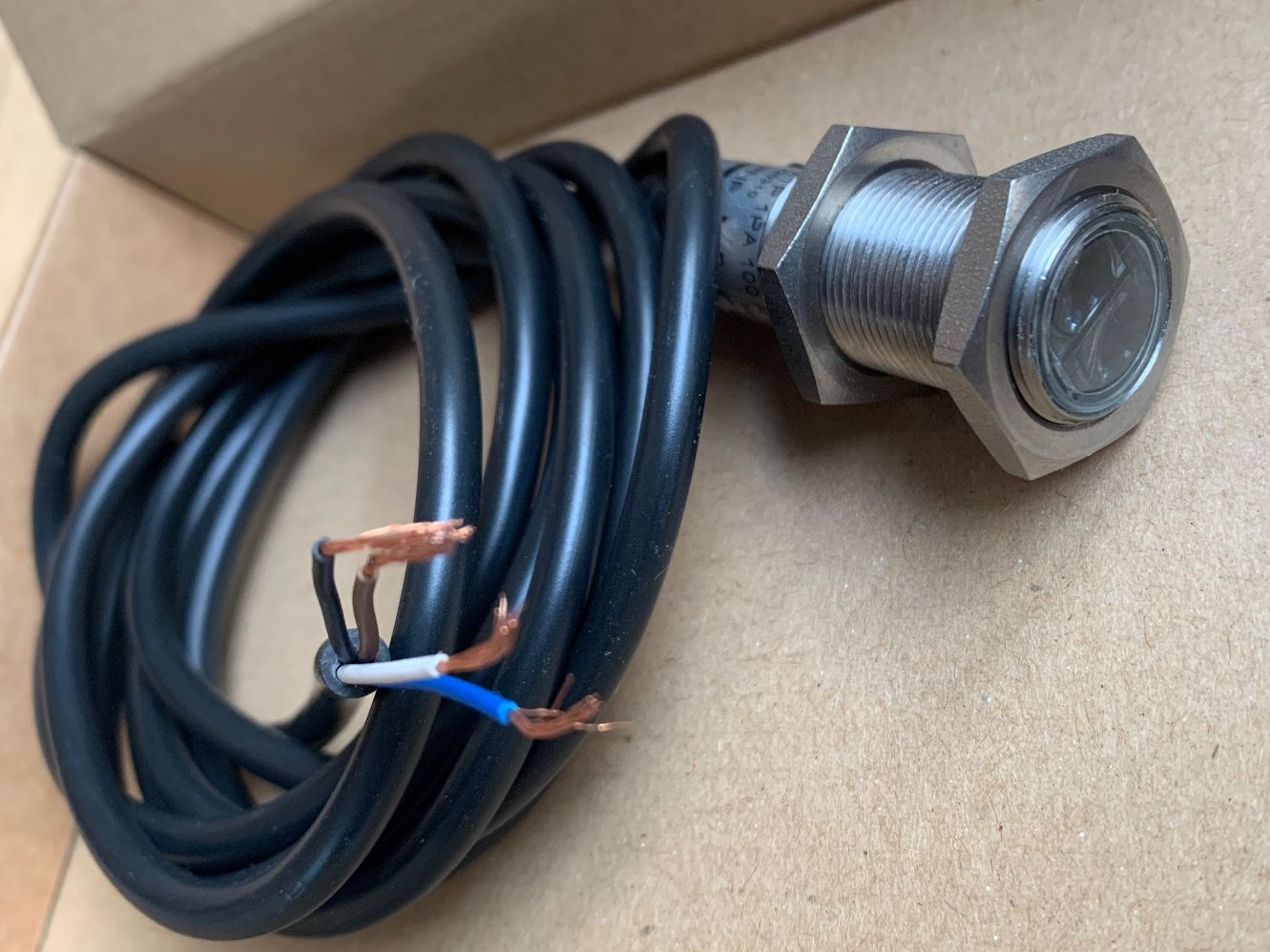 Componenti elettronici: ELESTA Lichtschranke M18x1, neu – Nuovo e nell'imballaggio originale da Wildegg venduto da Elefant42