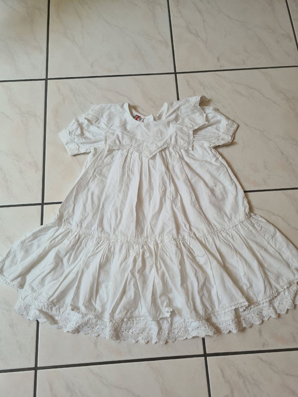 Vestiti & Gonne: weisses festliches Mädchenkleid Gr.116 – Usato da Ebikon venduto da Songbird85
