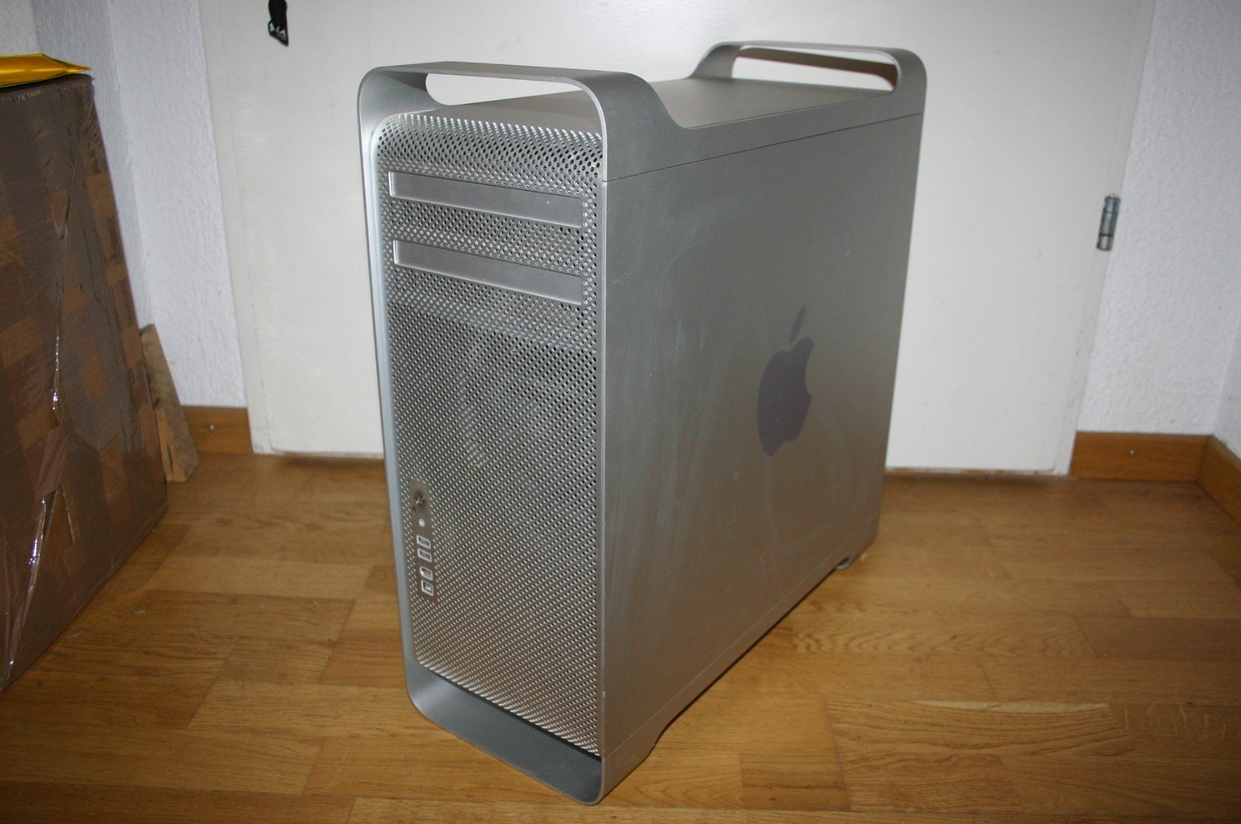 Apple PC: MAC Pro Dual Proz. 3.1 aus 2008 neu installiert – Usato da Stettlen venduto da Bigjm