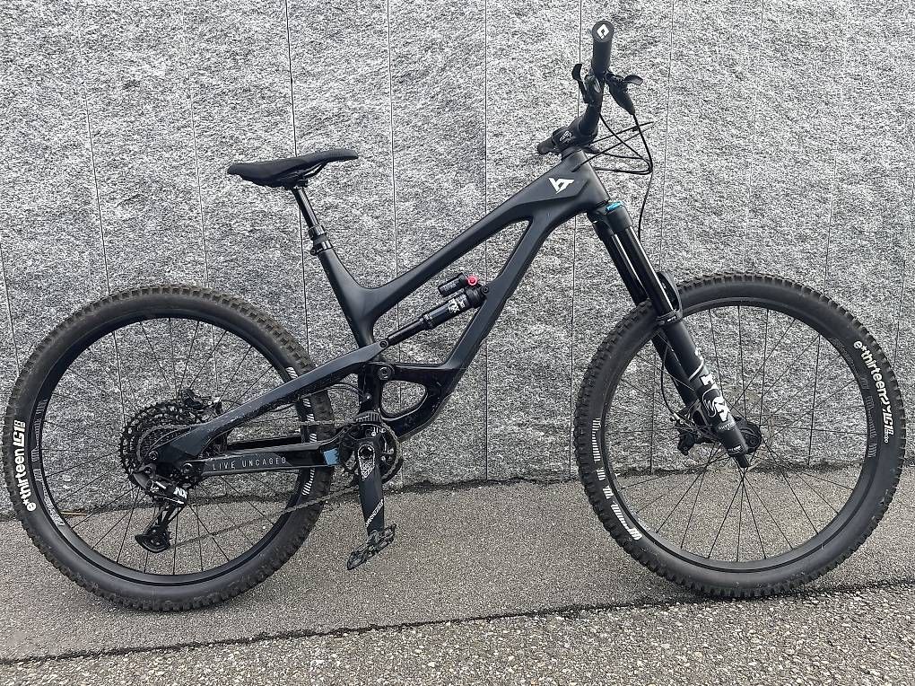 Velos: YT Capra Comp Black Magic L – Gebraucht aus Oftringen von Dr.Diggler